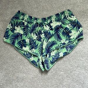 Beachy stretchy shorts